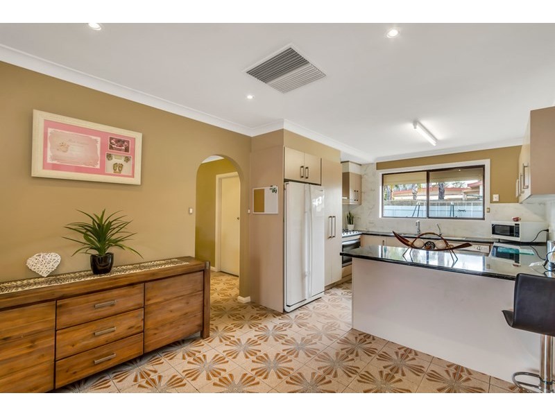 12 Sturt Road, Valley View SA 5093