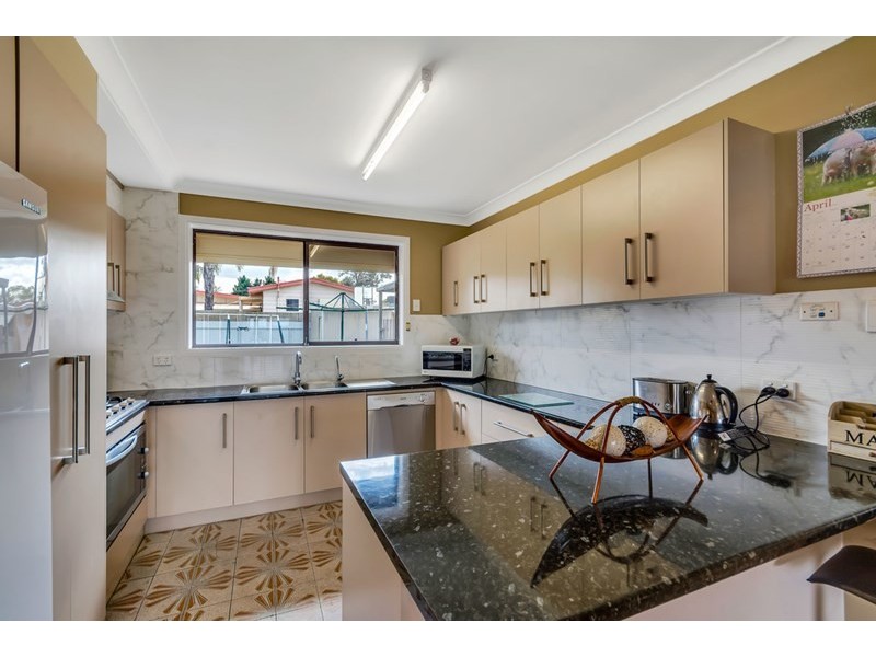 12 Sturt Road, Valley View SA 5093