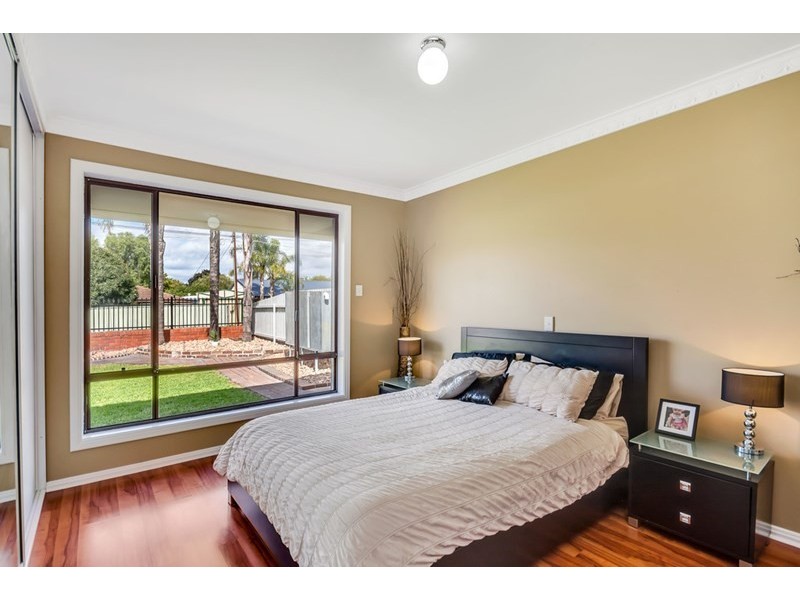 12 Sturt Road, Valley View SA 5093