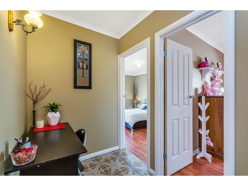 12 Sturt Road, Valley View SA 5093