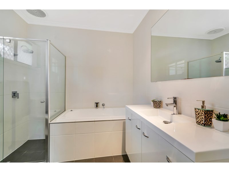 12 Sturt Road, Valley View SA 5093