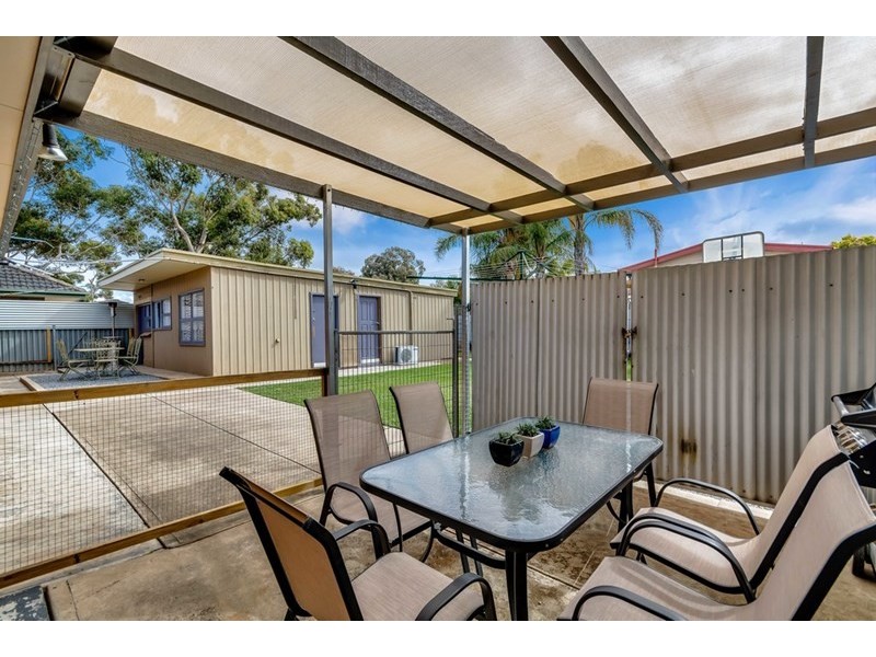 12 Sturt Road, Valley View SA 5093