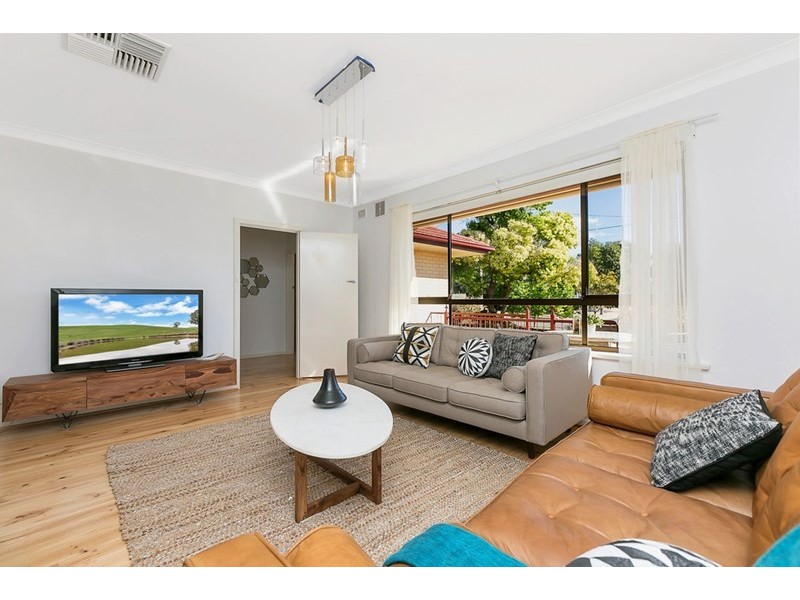 44 Rutherglen Avenue, Valley View SA 5093