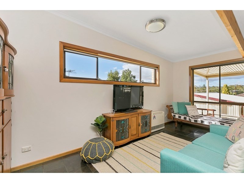 44 Rutherglen Avenue, Valley View SA 5093