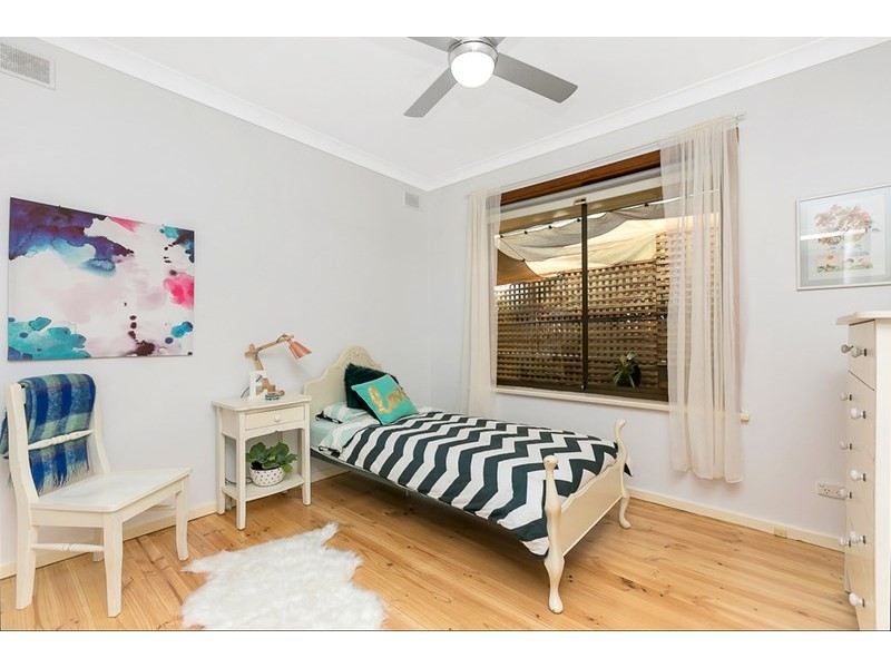 44 Rutherglen Avenue, Valley View SA 5093