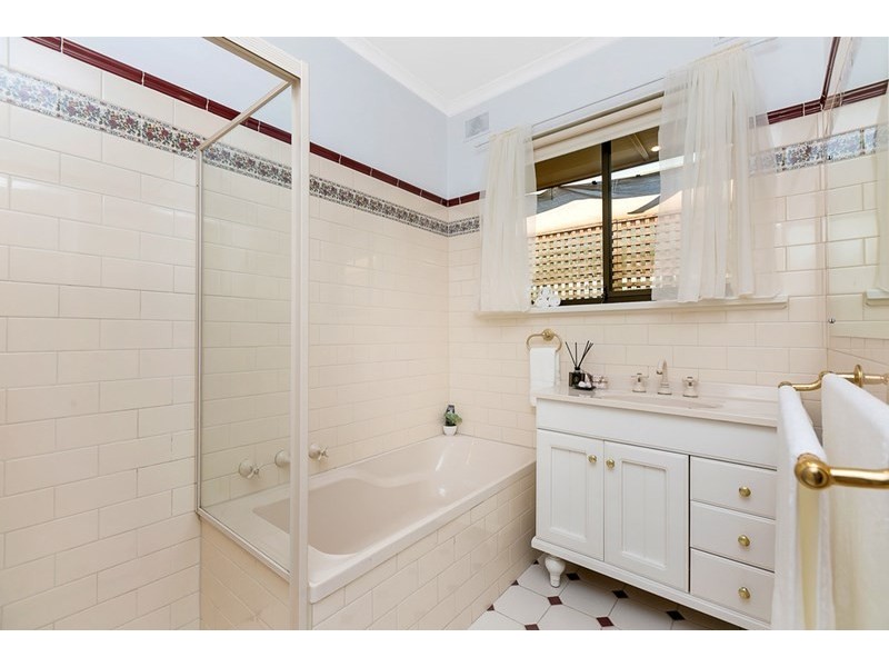 44 Rutherglen Avenue, Valley View SA 5093