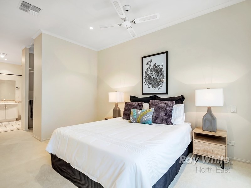 18 Sheaoak Drive, Mawson Lakes SA 5095