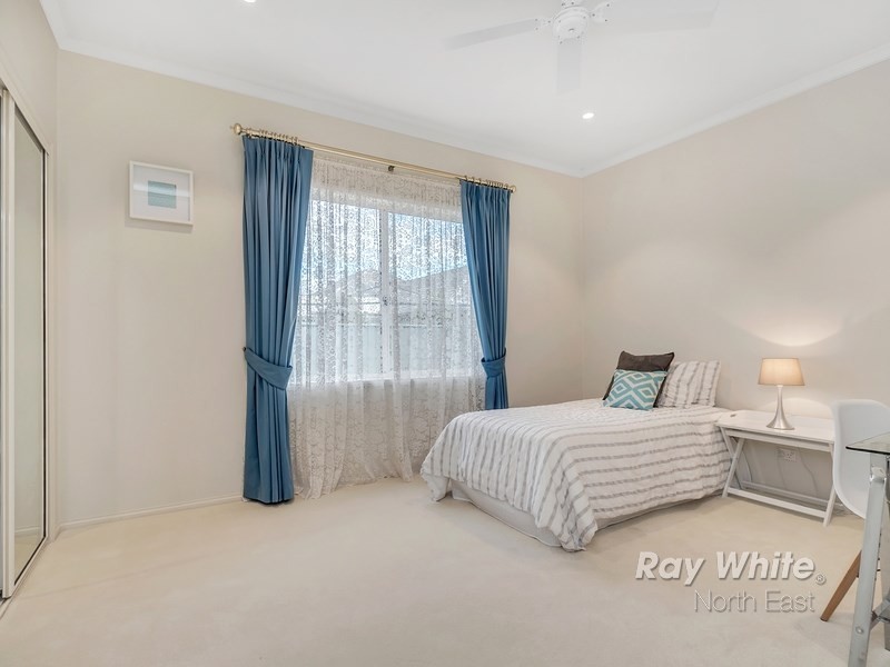 18 Sheaoak Drive, Mawson Lakes SA 5095