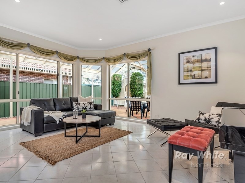 18 Sheaoak Drive, Mawson Lakes SA 5095