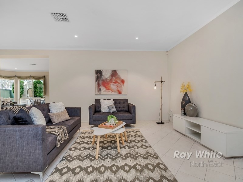 18 Sheaoak Drive, Mawson Lakes SA 5095