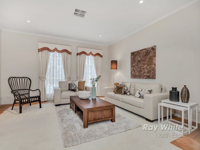 18 Sheaoak Drive, Mawson Lakes SA 5095