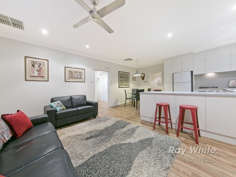 12 Lincoln Drive, Redwood Park SA 5097