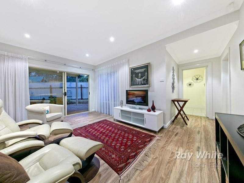 12 Lincoln Drive, Redwood Park SA 5097