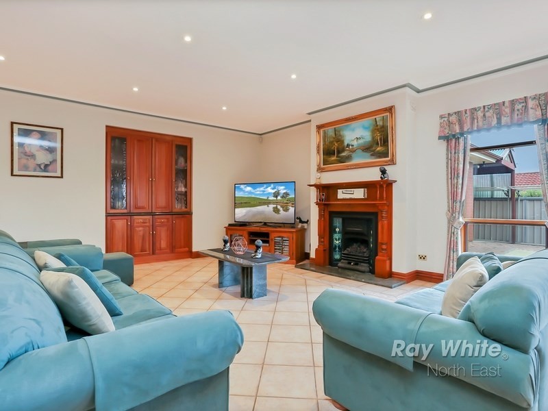 1 Aish Close, Newton SA 5074