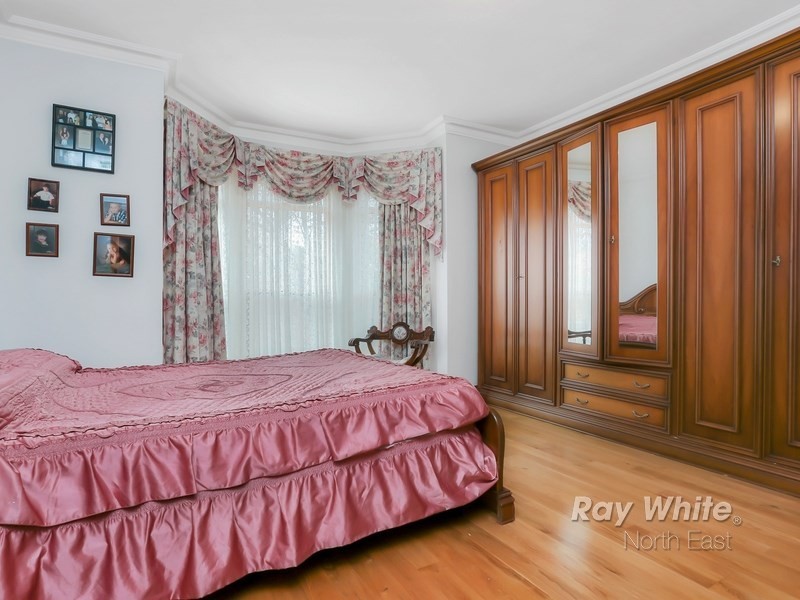 1 Aish Close, Newton SA 5074