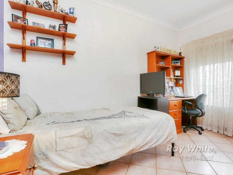 1 Aish Close, Newton SA 5074