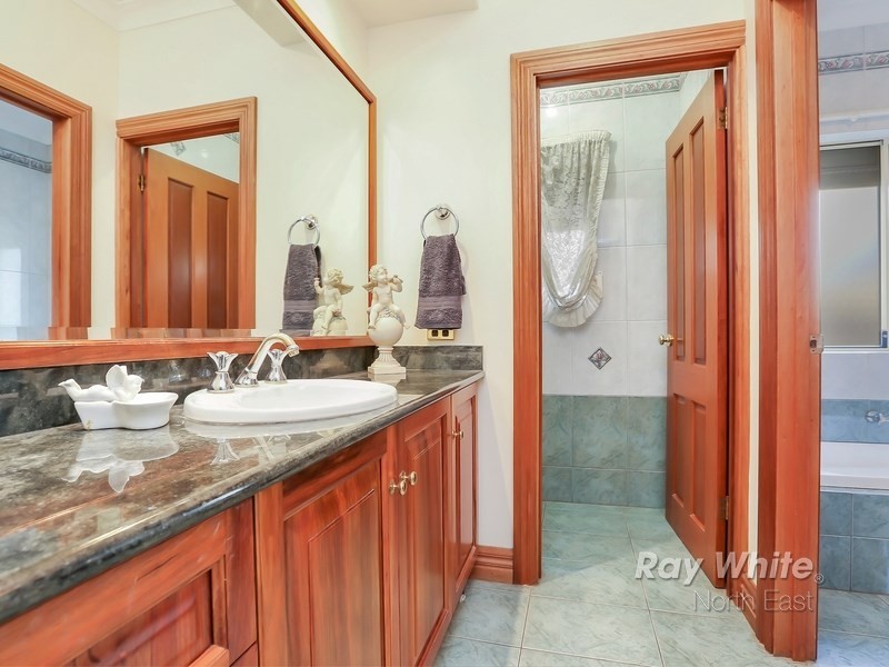 1 Aish Close, Newton SA 5074