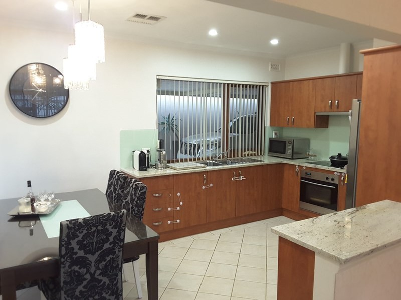 9 Helen Terrace, Valley View SA 5093