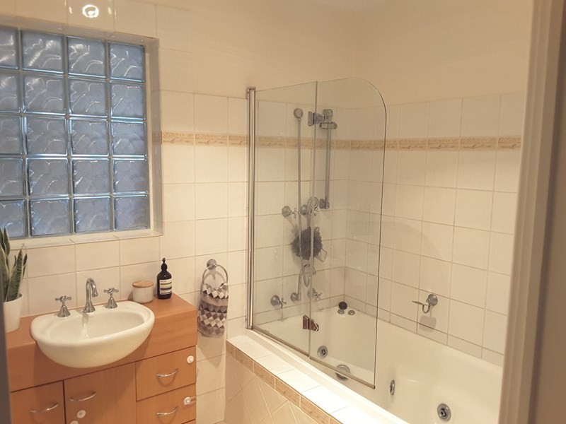 9 Helen Terrace, Valley View SA 5093