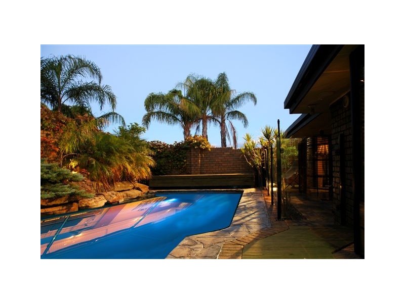 8 Dallas Court, Wynn Vale SA 5127