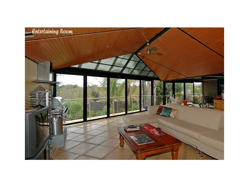 8 Dallas Court, Wynn Vale SA 5127