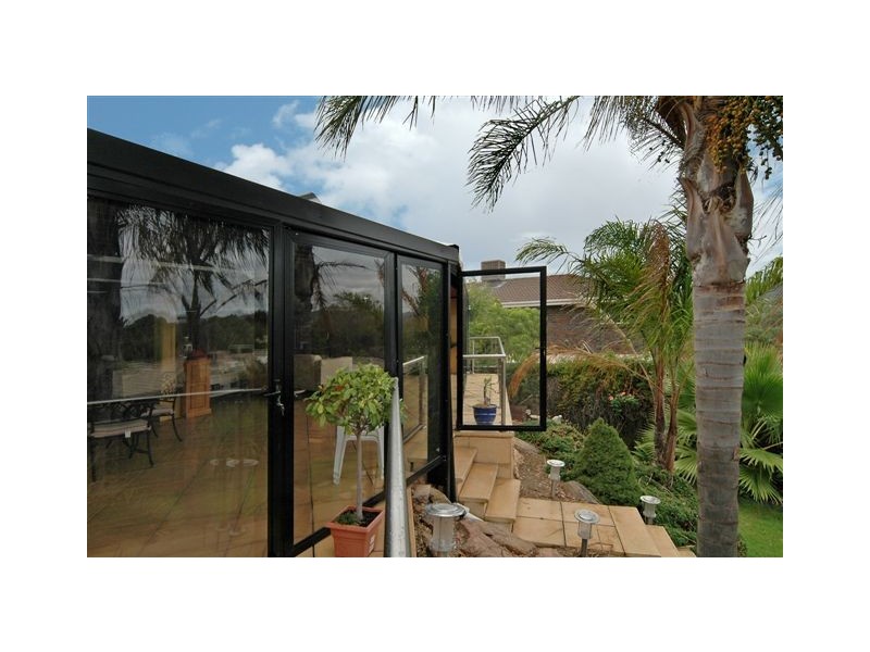 8 Dallas Court, Wynn Vale SA 5127