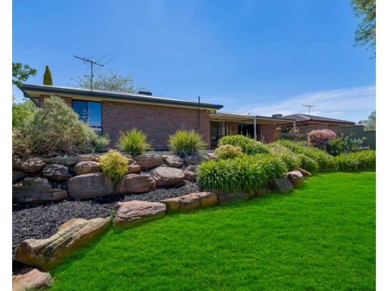 8 Taranaki Court, Greenwith SA 5125