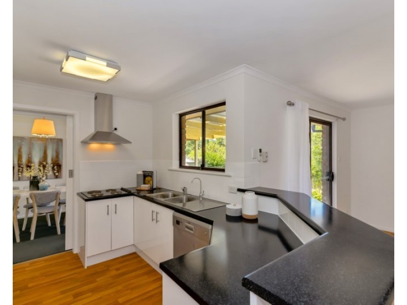 8 Taranaki Court, Greenwith SA 5125