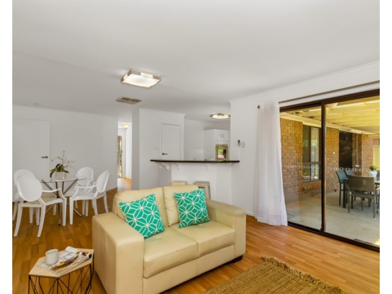 8 Taranaki Court, Greenwith SA 5125