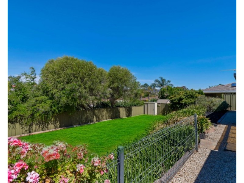8 Taranaki Court, Greenwith SA 5125