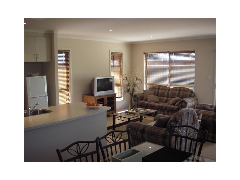 2A Manoora Street, Greenacres SA 5086