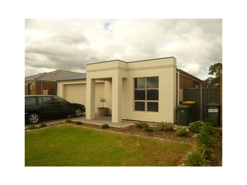 33 Lakeside Drive, Andrews Farm SA 5114