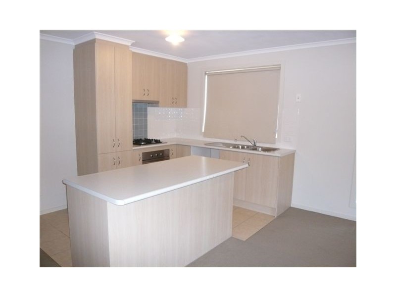 33 Lakeside Drive, Andrews Farm SA 5114