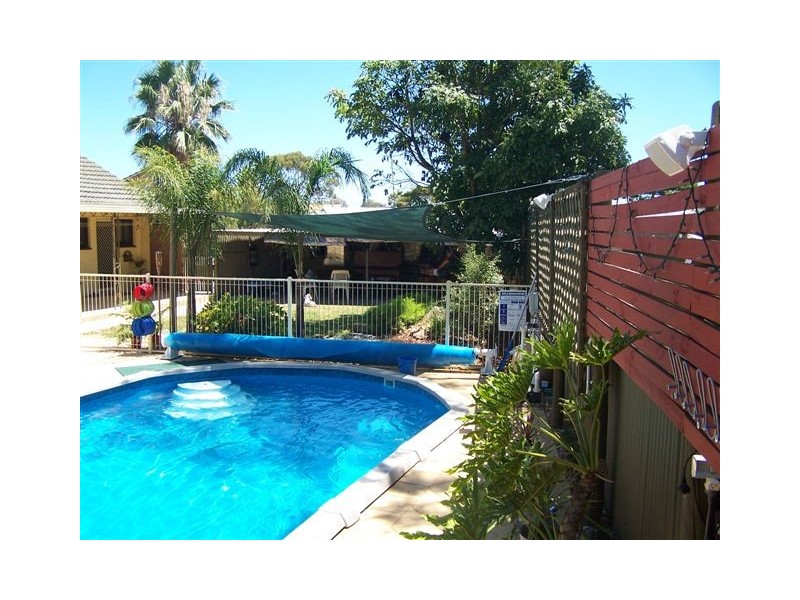 11 Barnes Crescent, Parafield Gardens SA 5107