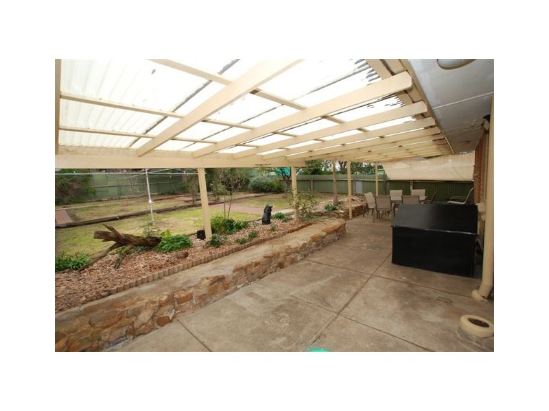 11 Harris Road, Redwood Park SA 5097