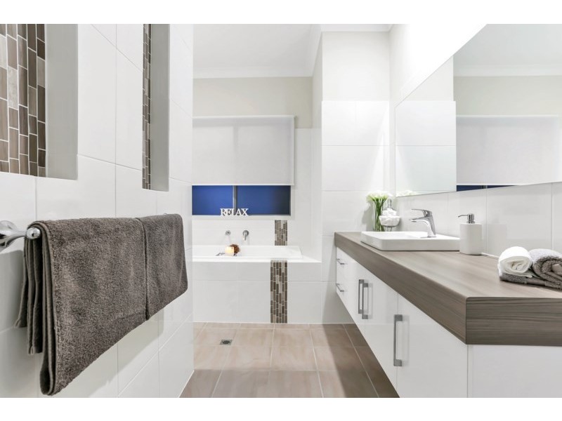 42 Charles Street, Valley View SA 5093