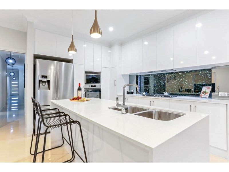 42 Charles Street, Valley View SA 5093