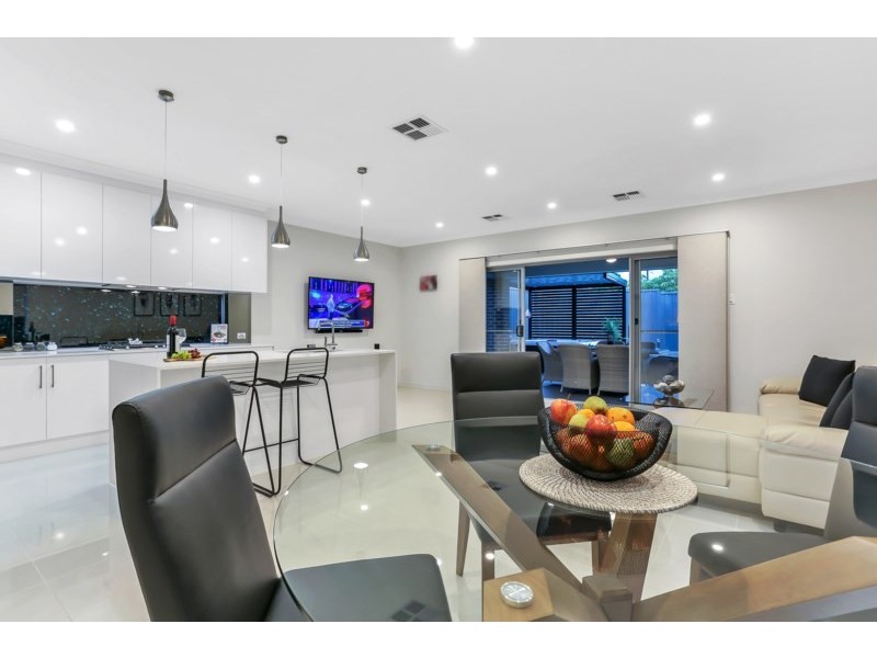 42 Charles Street, Valley View SA 5093