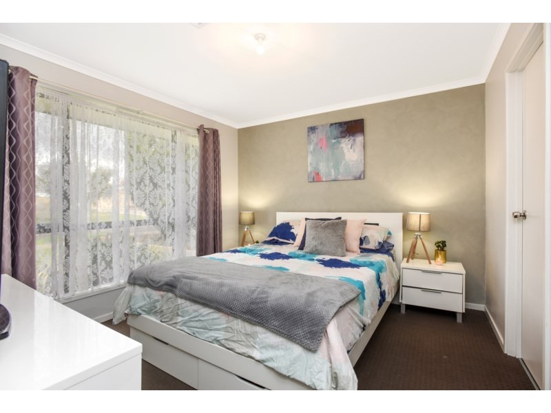 1 Spenfeld Court, Valley View SA 5093