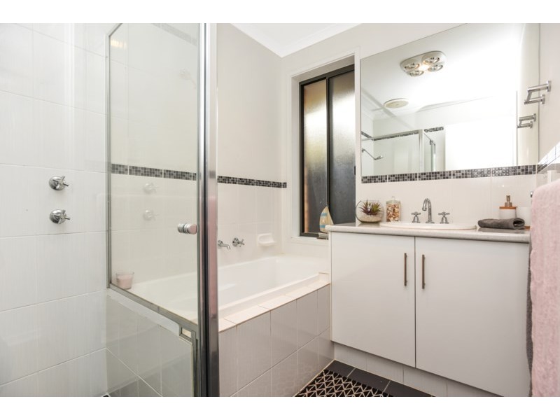 1 Spenfeld Court, Valley View SA 5093