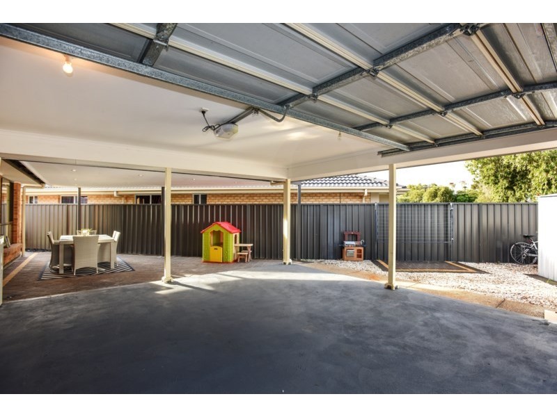 1 Spenfeld Court, Valley View SA 5093