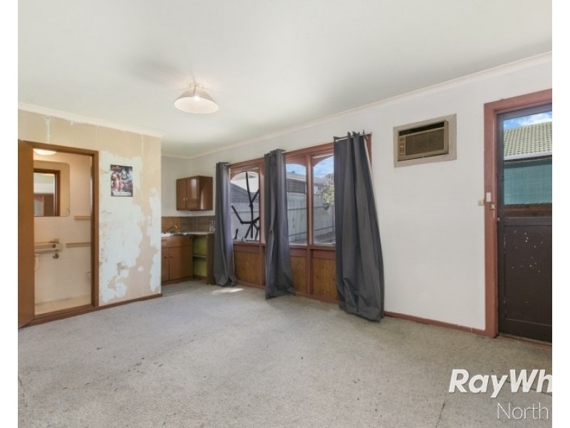 2 Forrest Avenue, Valley View SA 5093
