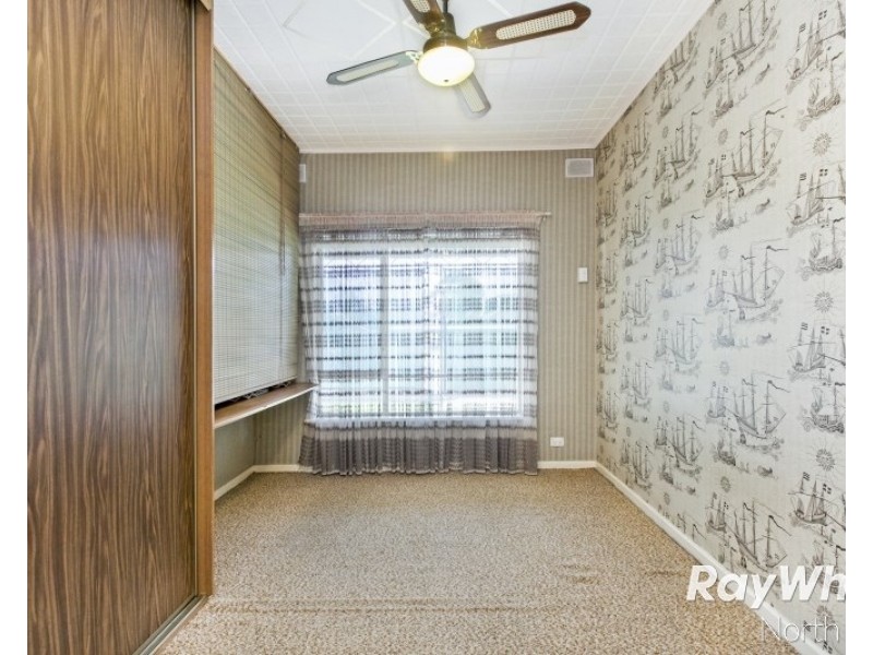 2 Forrest Avenue, Valley View SA 5093