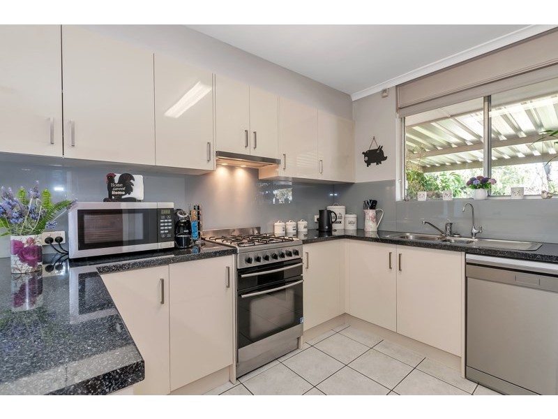 11 College Avenue, Valley View SA 5093