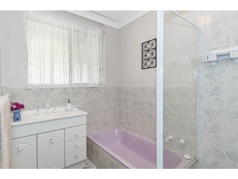 11 College Avenue, Valley View SA 5093