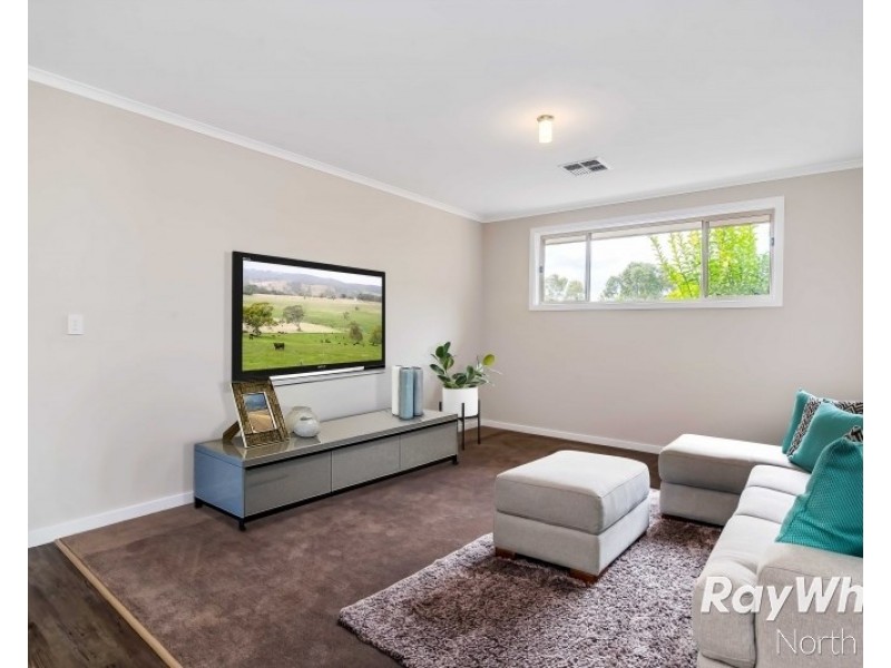 8B Kym Avenue, Valley View SA 5093