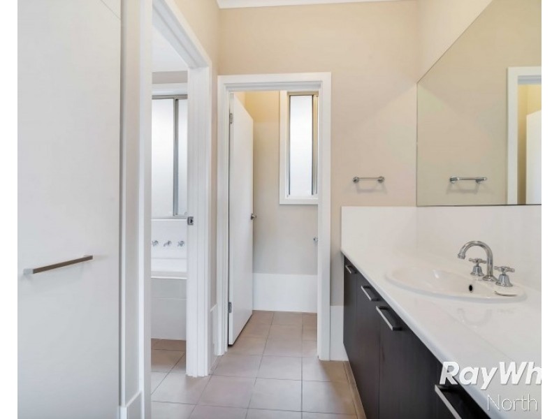 8B Kym Avenue, Valley View SA 5093