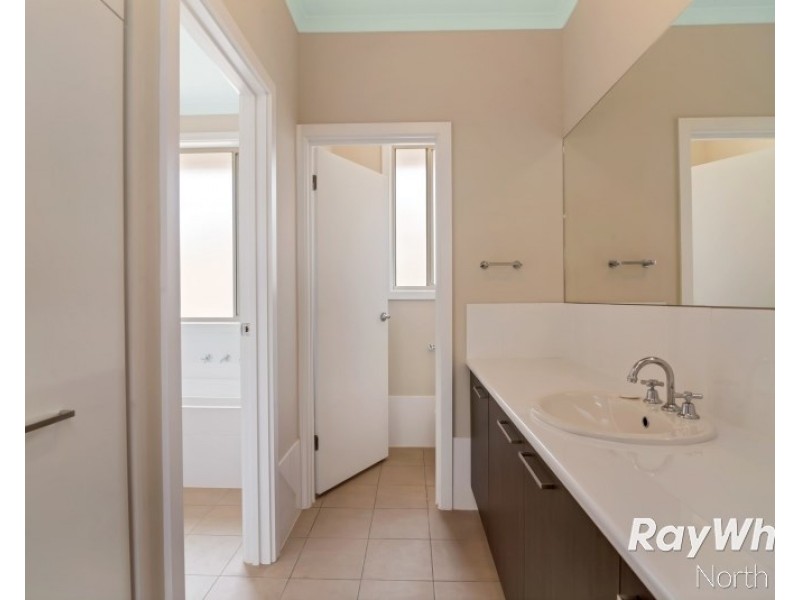 8A Kym Avenue, Valley View SA 5093