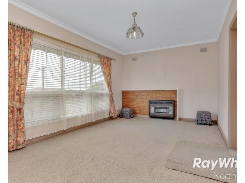 8 O’Loughlin Road, Valley View SA 5093