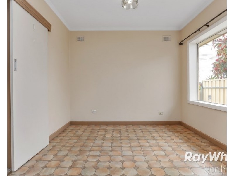 8 O’Loughlin Road, Valley View SA 5093